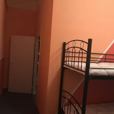 Hostel Flora *